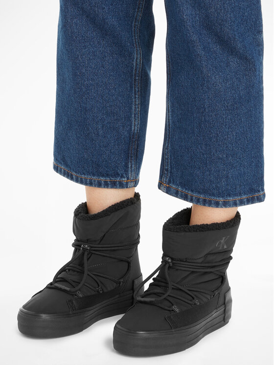 Calvin Klein Jeans Škornji za sneg Calvin Klein Jeans Bold Vulc Flatf Snow Boot Wn YW0YW01181 Črna