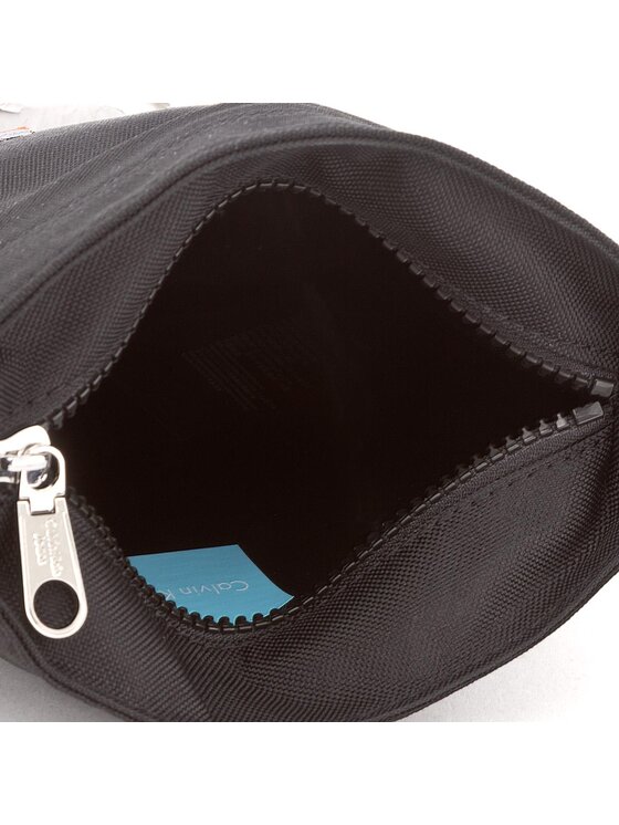 Calvin Klein Jeans Crossover torbica Calvin Klein Jeans Sport Essential Micro Flatpack K40K400045 Crna