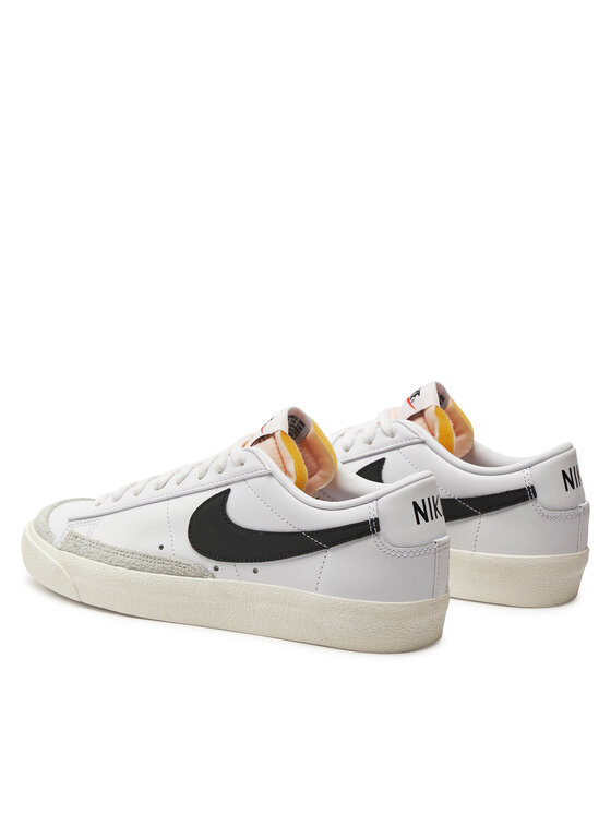 Nike Sneakersy Nike Blazer Low '77 Vntg DA6364 101 Bílá