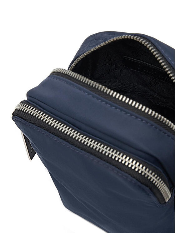 Calvin Klein Válltáska Calvin Klein Business Tech Reporter Xs K50K512888 Sötétkék