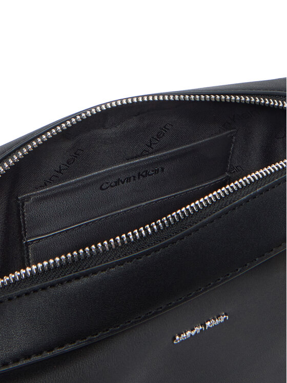 Calvin Klein Torebka Calvin Klein Ck Must Small Camera Bag K60K613145 Czarny