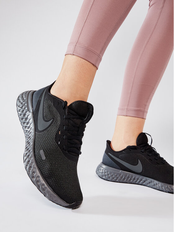 Nike Pantofi pentru alergare Nike Revolution 5 BQ3207 001 Negru