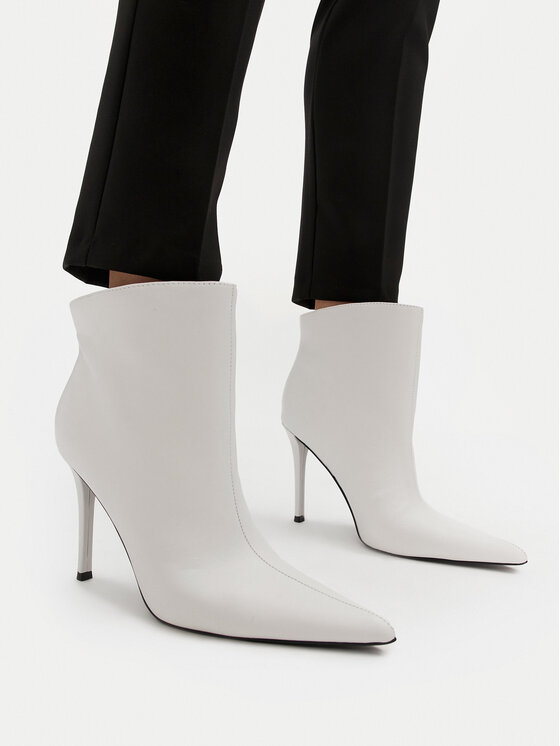 Steve Madden Ботильйони Steve Madden Sentinel SM11003451 Білий