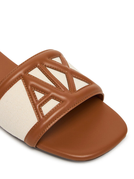 Armani Exchange Шльопанці Armani Exchange XW002568 AF22752 MZ767 Коричневий