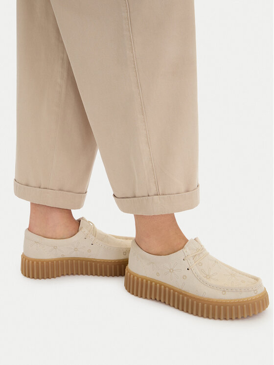 Clarks Туфлі Clarks Torhill Bee 26186297 Écru