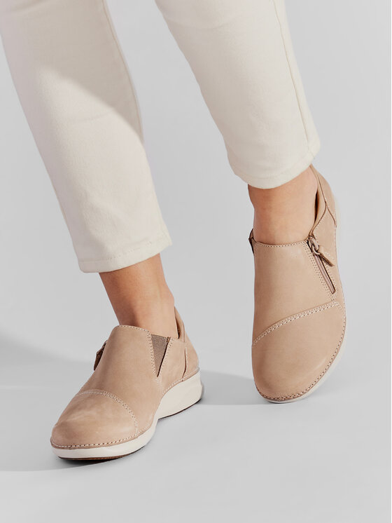 Clarks Félcipő Clarks Appley Zip 261660074 Bézs