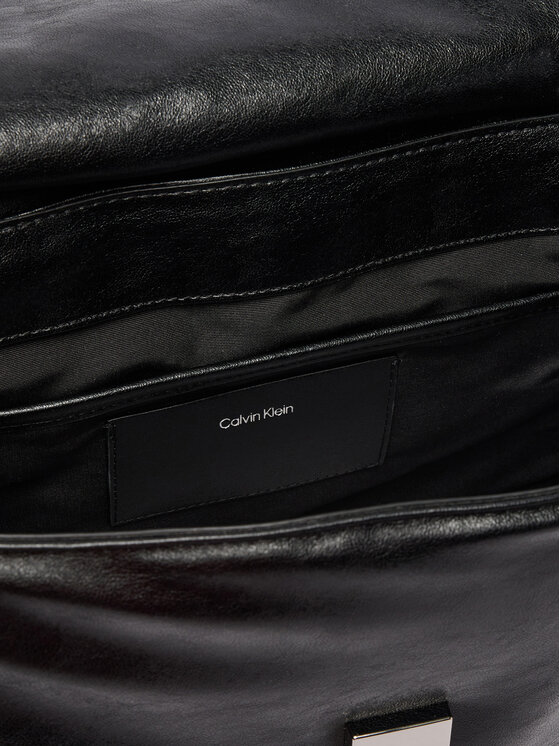 Calvin Klein Τσάντα Calvin Klein Emblem Hw Padded Satchel LV04F3615G Μαύρο