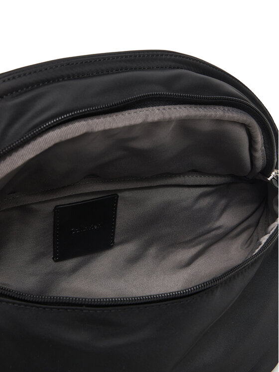 Calvin Klein Rankinė ant juosmens﻿ Calvin Klein Sleek Waistbag Sling LV04D3148G Juoda