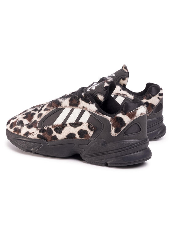 adidas Снікерcи adidas Yung-1 EG8726 Коричневий