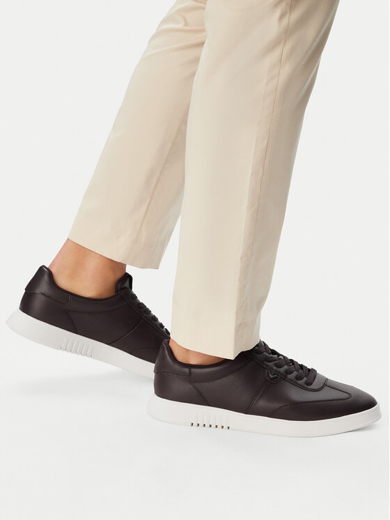 Emporio Armani Sneakersy Emporio Armani EM003062 AF20004 U6030 Tmavo hnedá