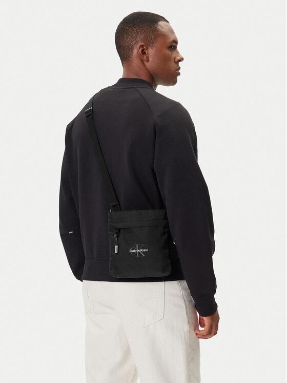 Calvin Klein Bandolera Calvin Klein Bold Flatpack LV04D3178G Negro