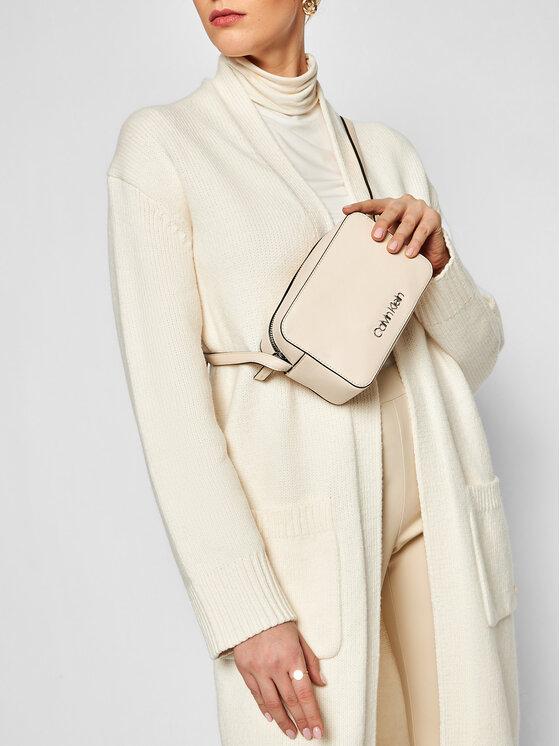 Calvin Klein Ročna torba Calvin Klein Ck Must Camera Bag K60K606759 Bež
