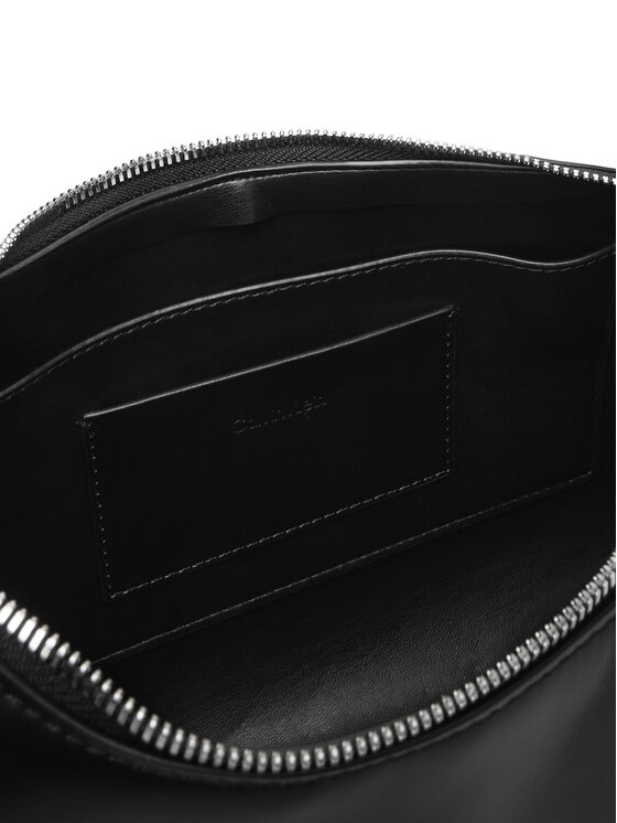 Calvin Klein Torbica Calvin Klein Emblem Hw Lthr Shoulder Bag LV04F3262G Crna