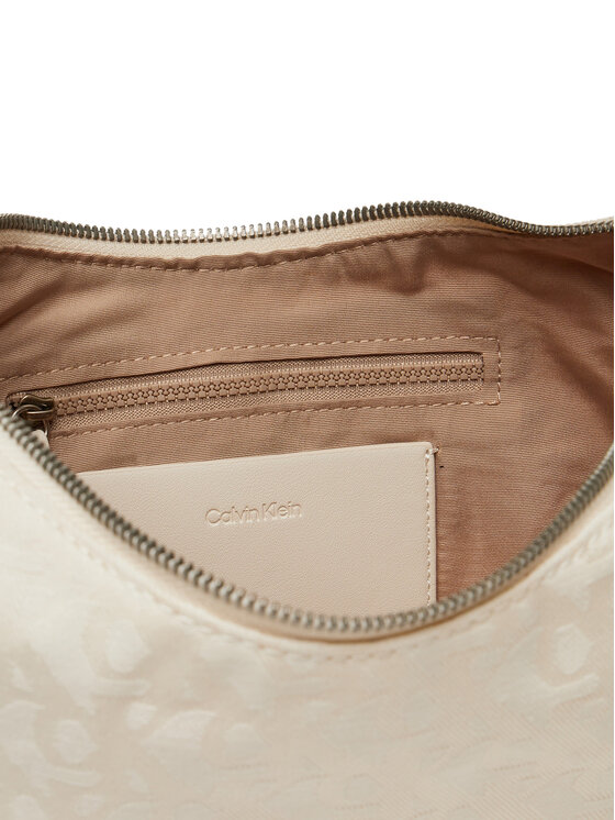Calvin Klein Táska Calvin Klein Ckj Monogram Pinched Medium Shou LV04F3206G Krém