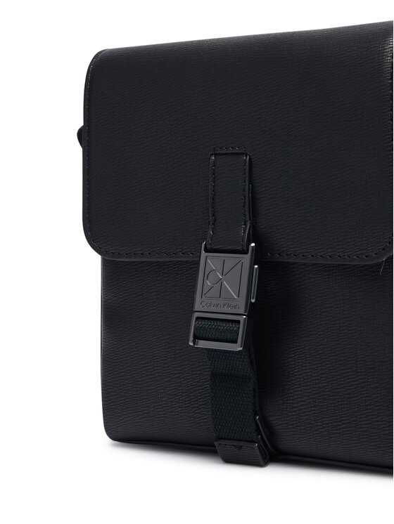 Calvin Klein Geantă crossover Calvin Klein Emblem Hw Flap Reporter LV04D3506G Negru