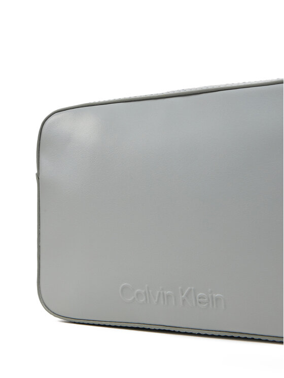 Calvin Klein Kabelka Calvin Klein Embossed Logo Camera Bag K60K612555 Šedá