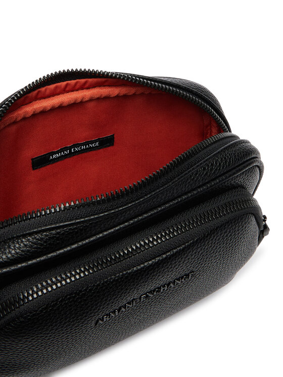 Armani Exchange Ledvinka Armani Exchange XM002032 AF19929 UC001 Černá