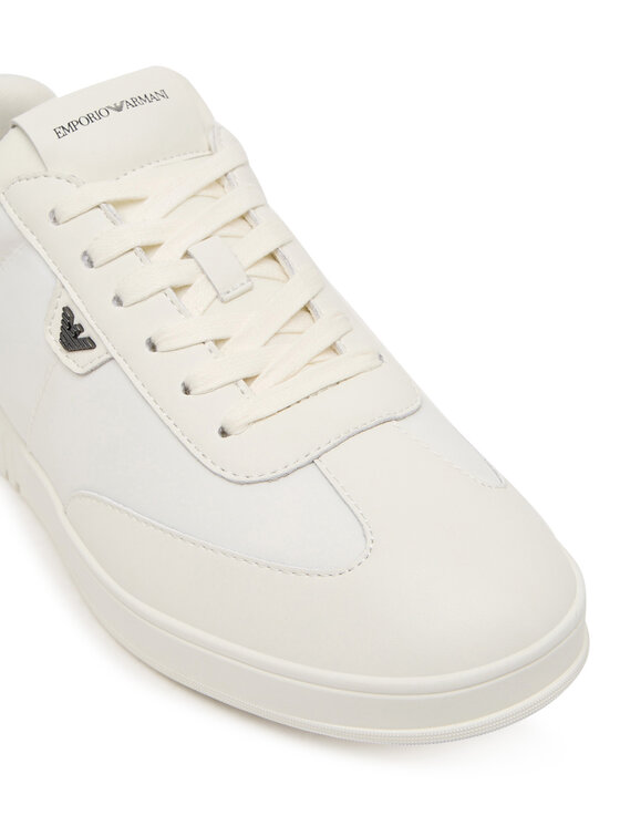 Emporio Armani Снікерcи Emporio Armani EM003062 AF18210 U0011 Білий