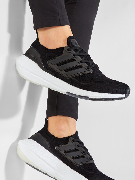 adidas Scarpe running adidas Ultraboost 21 W FY0402 Nero