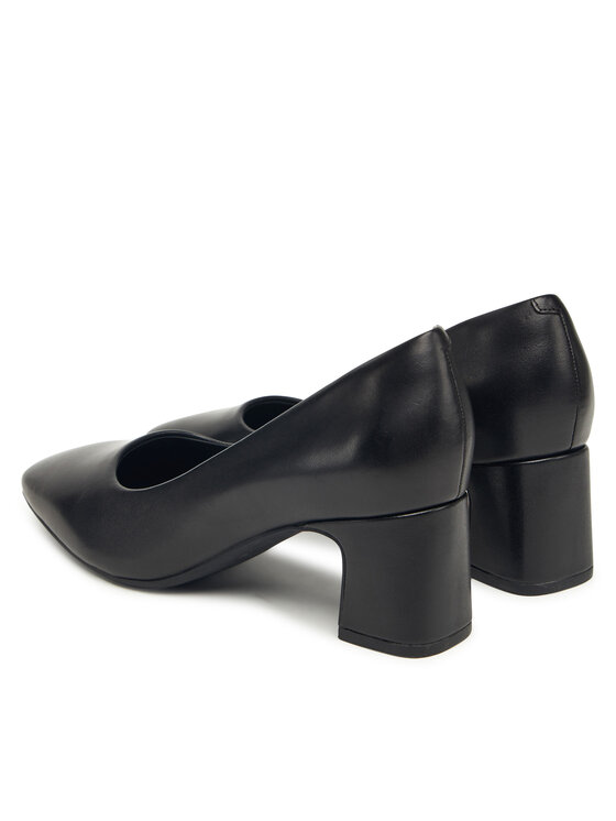 Clarks Туфлі Clarks Fernie Court 26183032 Чорний