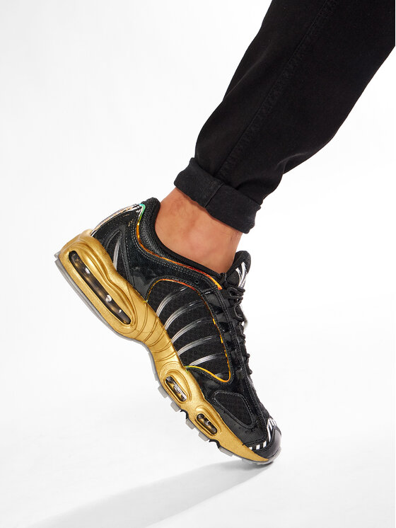 Nike Sneakersy Nike Air Max Tailwind IV CT1263 001 Čierna