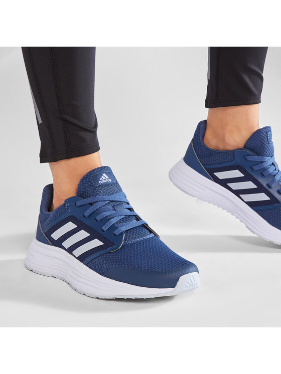 adidas Взуття для бігу adidas Galaxy 5 FY6741 Cиній