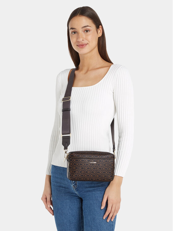 Calvin Klein Kabelka Calvin Klein Ck Must Camera Bag W/Pckt-Mono K60K611284 Hnědá
