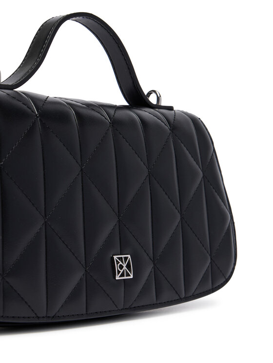 Calvin Klein Soma Calvin Klein Quilted Top Handle Chain Bag LV04F3410G Melns