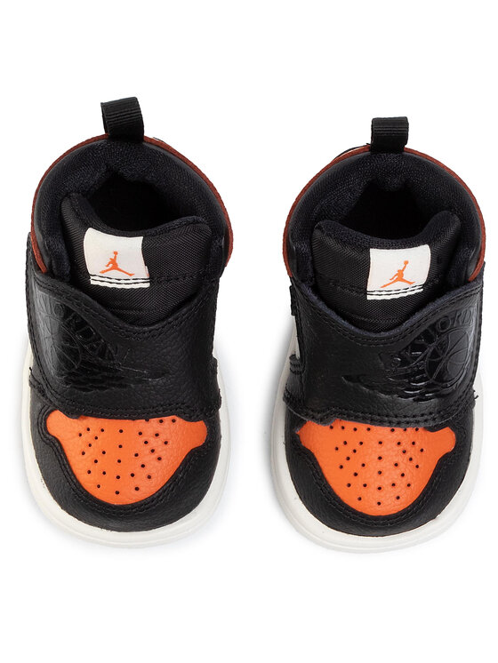 Nike Laisvalaikio batai Nike Sky Jordan 1 (TD) BQ7196 008 Juoda