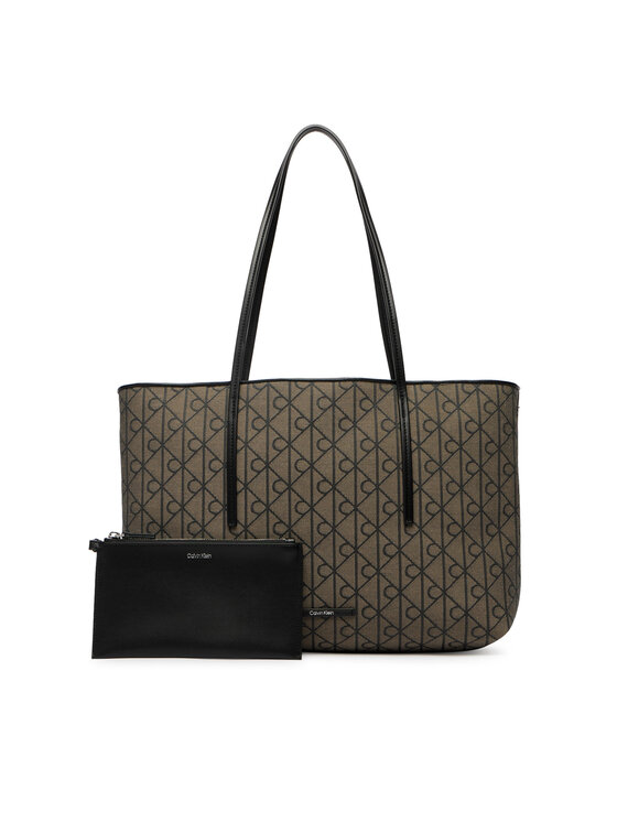 Calvin Klein Ročna torba Calvin Klein Emblem Trio Pebble Shoulder Bag LV04F3750G Rjava
