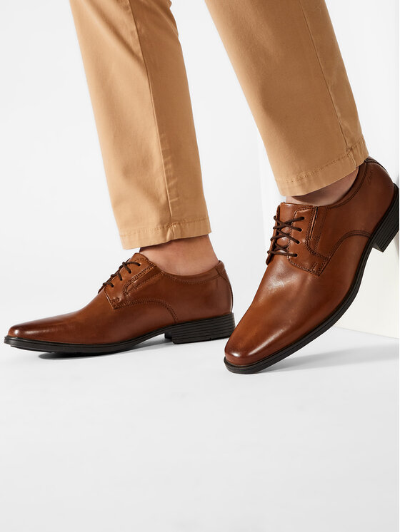 Clarks Туфлі Clarks Tilden Plain 261300977 Коричневий