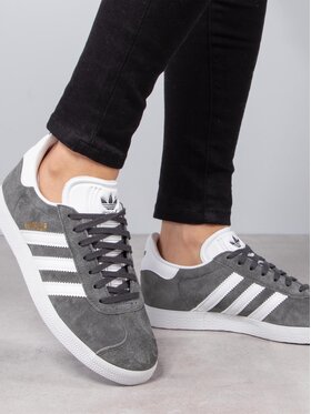 adidas Снікерcи adidas Gazelle BB5480 Сірий