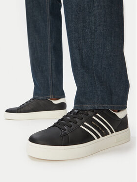 Armani Exchange Снікерcи Armani Exchange XM002198 AF21421 MC024 Чорний