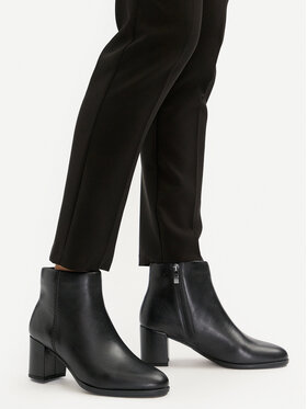 Clarks Ботильйони Clarks Freva55 Zip 261747974 Чорний