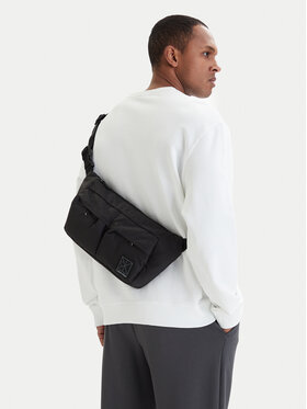 Calvin Klein Torbica oko struka﻿ Calvin Klein Utility Emblem Sling Waistbag LV04D3341G Crna