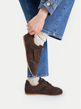 Guess Jeans Сникърси Guess Jeans EO-GSJ0906 Кафяв