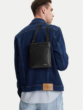 Calvin Klein Jeans Taška cez rameno Calvin Klein Jeans Mono Logo Flat Pack 18 LV04G3107G Čierna
