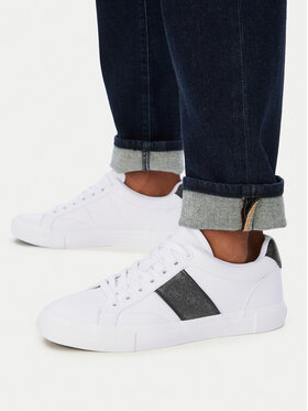 Guess Sneakersy Guess FMTCRI FAL12 Biały