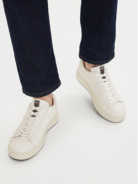 Emporio Armani Снікерcи Emporio Armani EM005292 AF24320 U0003 Білий