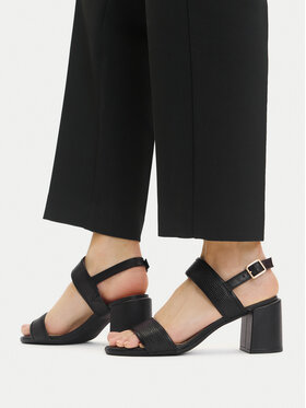 Clarks Босоніжки Clarks Ezoria Sling 26181300 Чорний