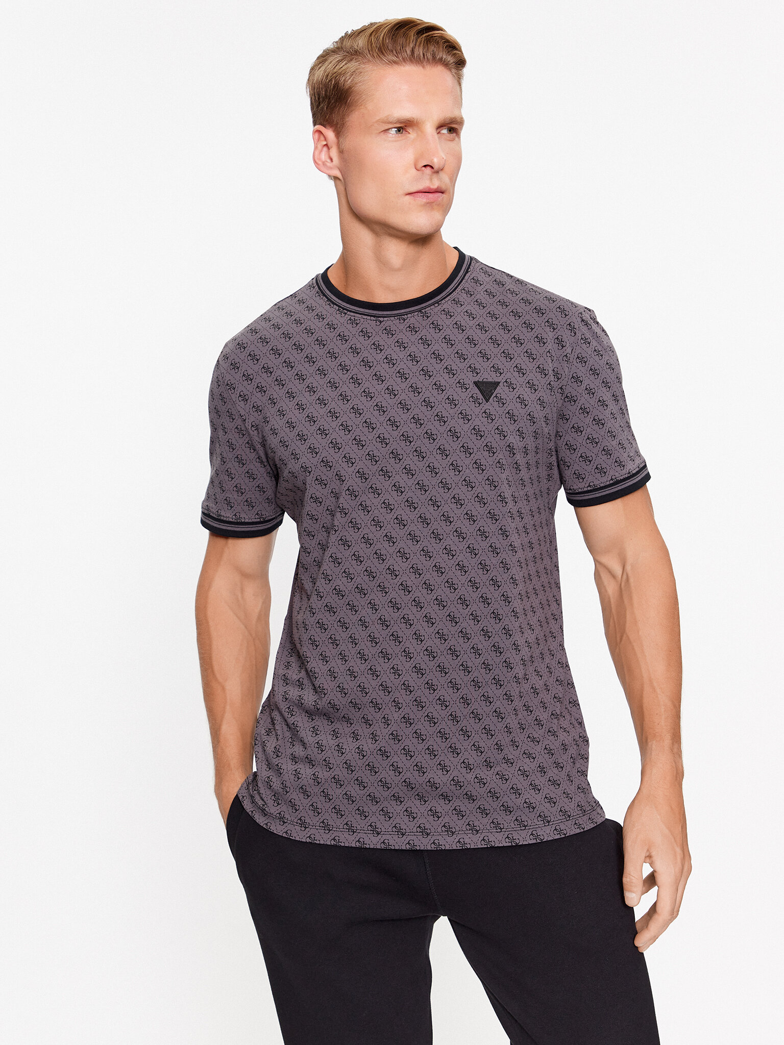 Guess Camiseta Marshall Z2YI05 J1314 Negro Regular Fit