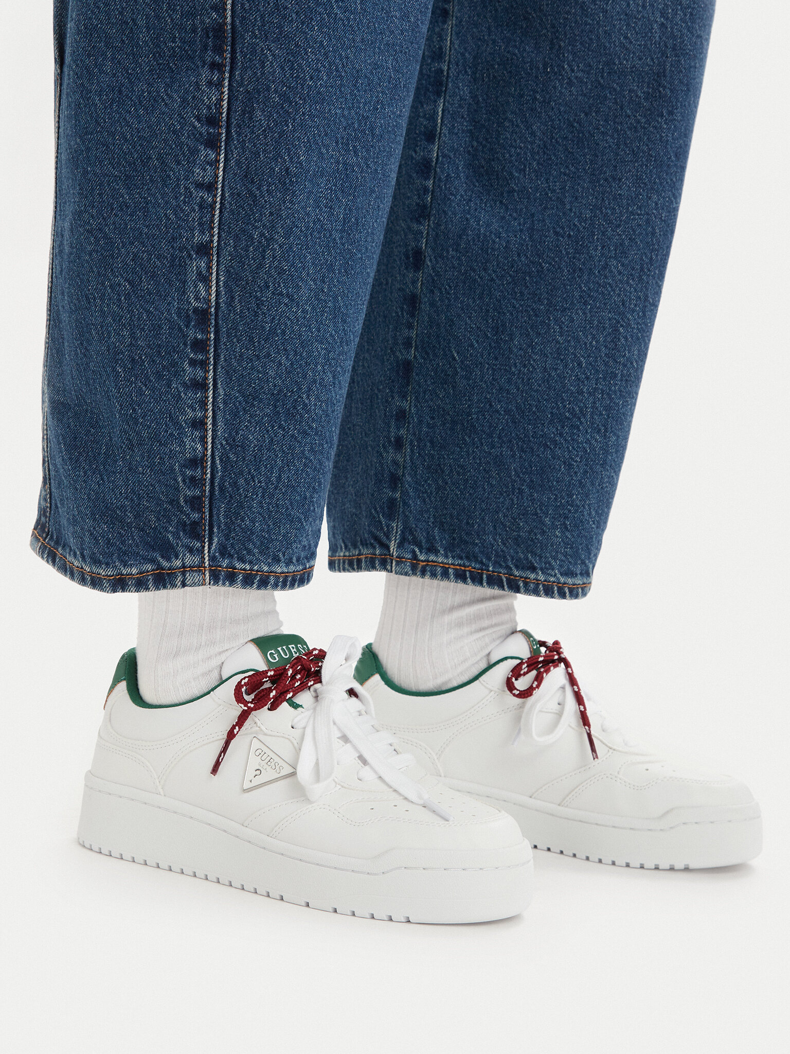 Sneakersy Guess FLJM12 ELE12 Bílá