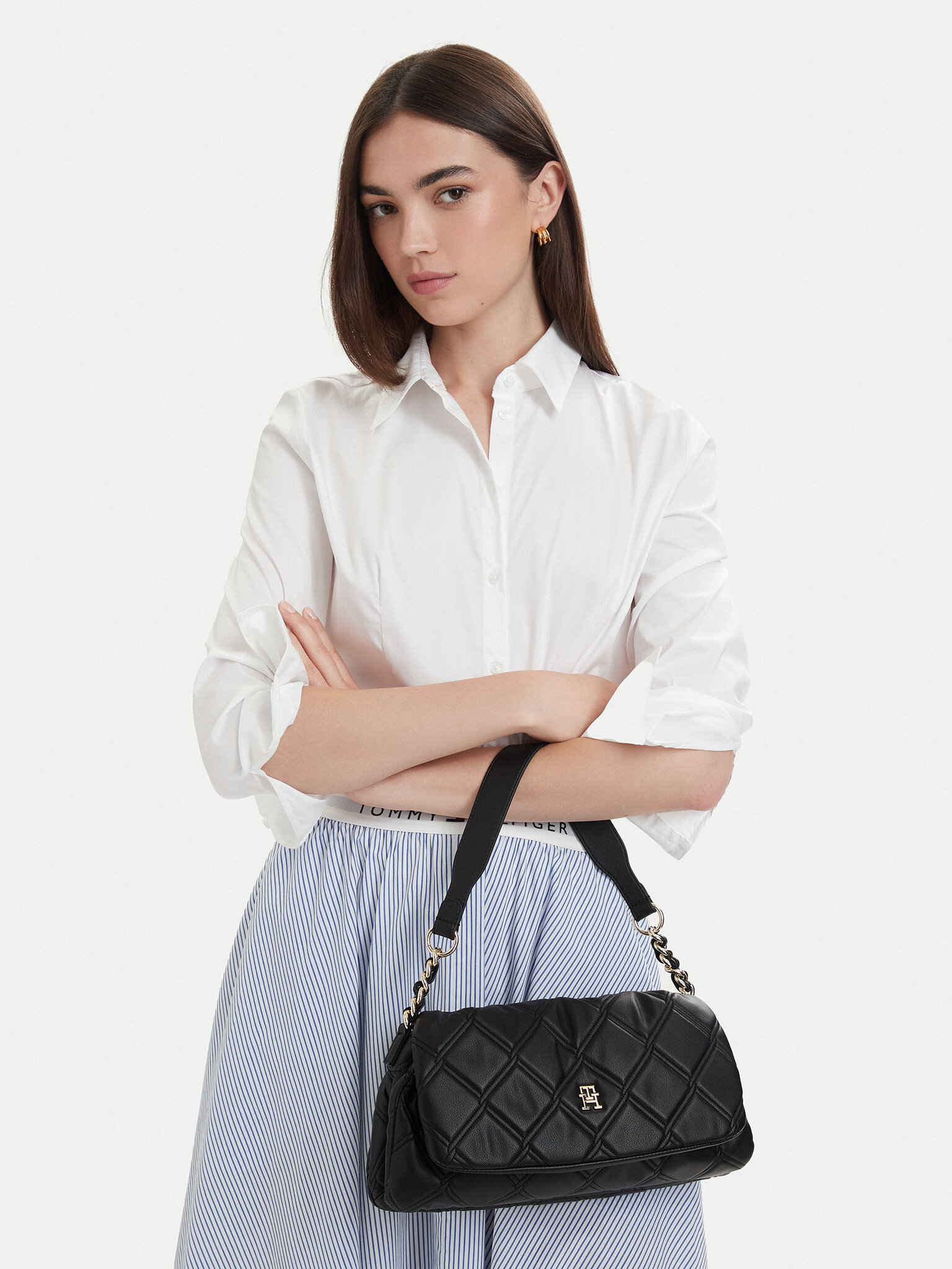 Damska Torebka Tommy Hilfiger, Czarny Th Feminine Shoulder Bag AW0AW18717