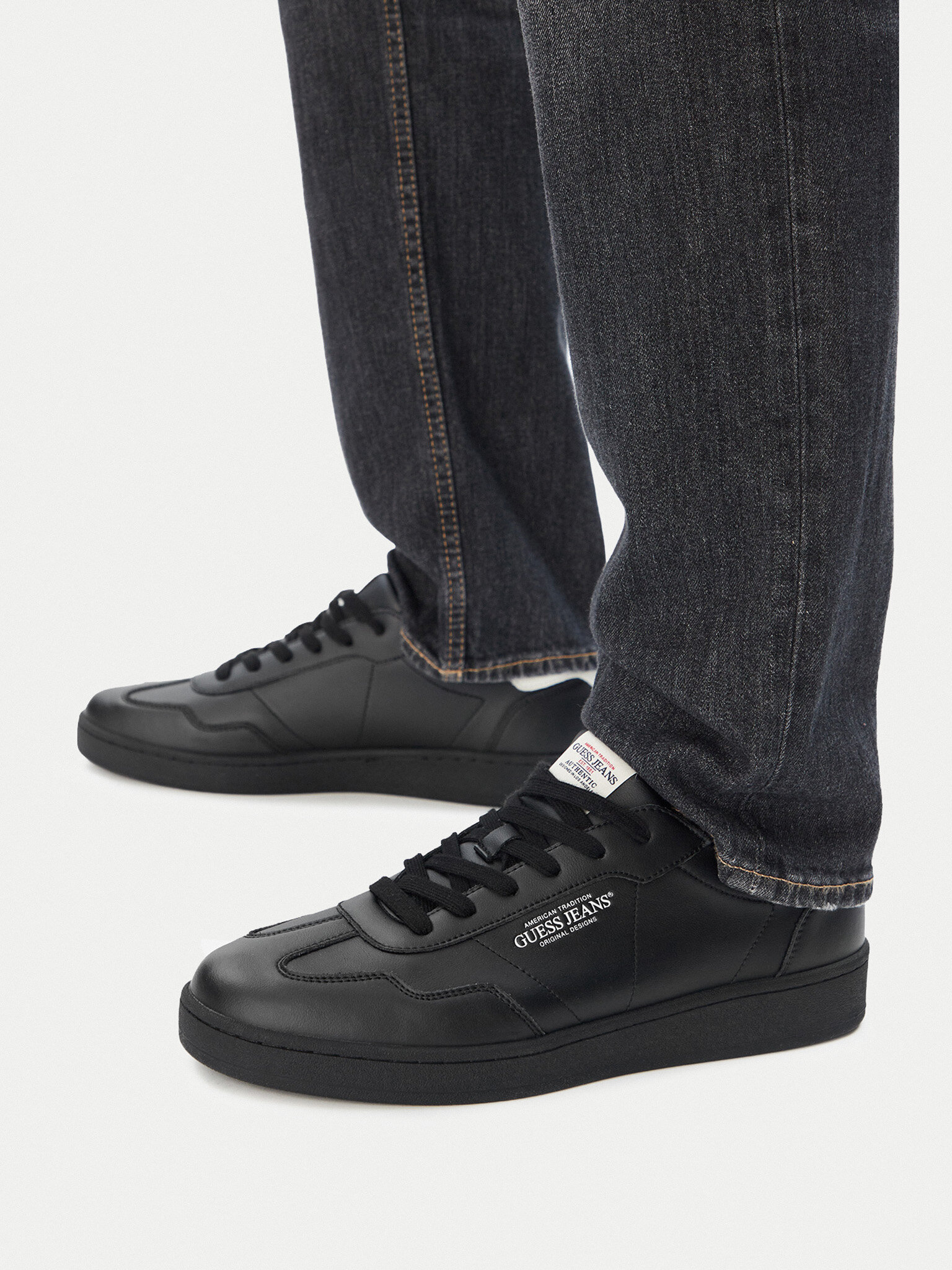 Sneakersy Guess Jeans CWBEO-LUNARI-03 WE Černá